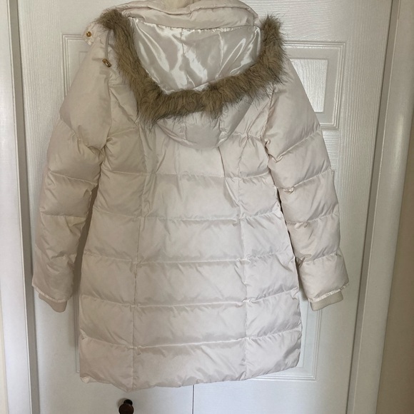 Ivory winter coat 🤍 - Picture 5 of 14